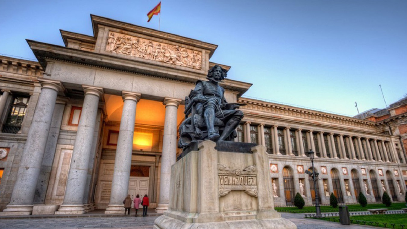 Walking tour of Museo Nacional del Prado and Royal Palace of Madrid
