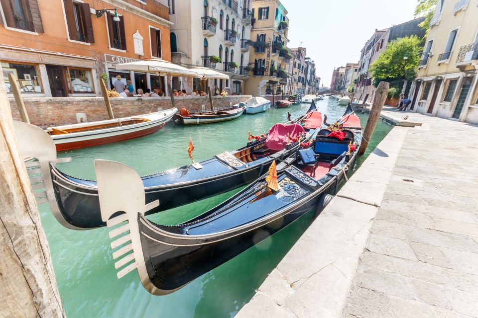 30 min Gondola Ride in Venice