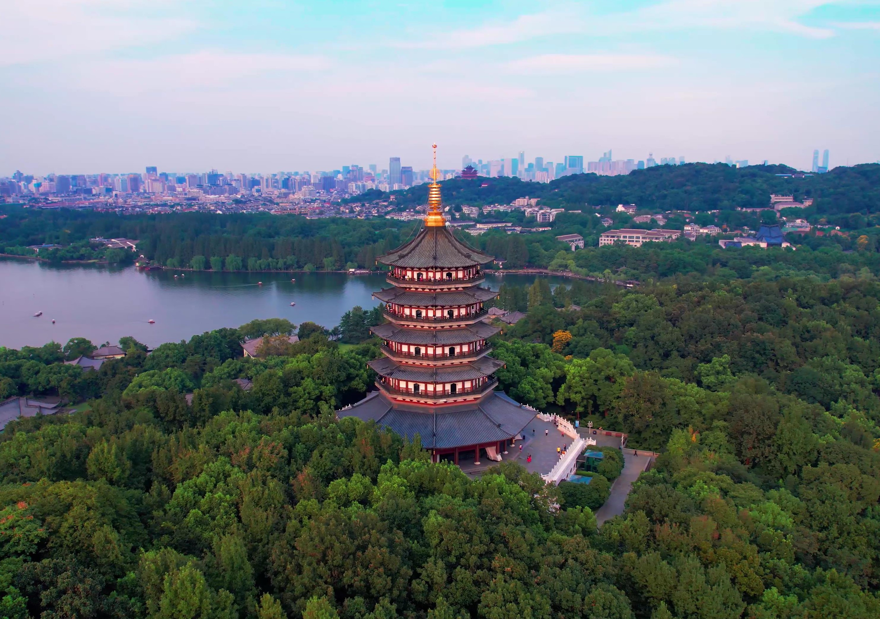 杭州西湖與雷峯塔全日遊（含遊船）