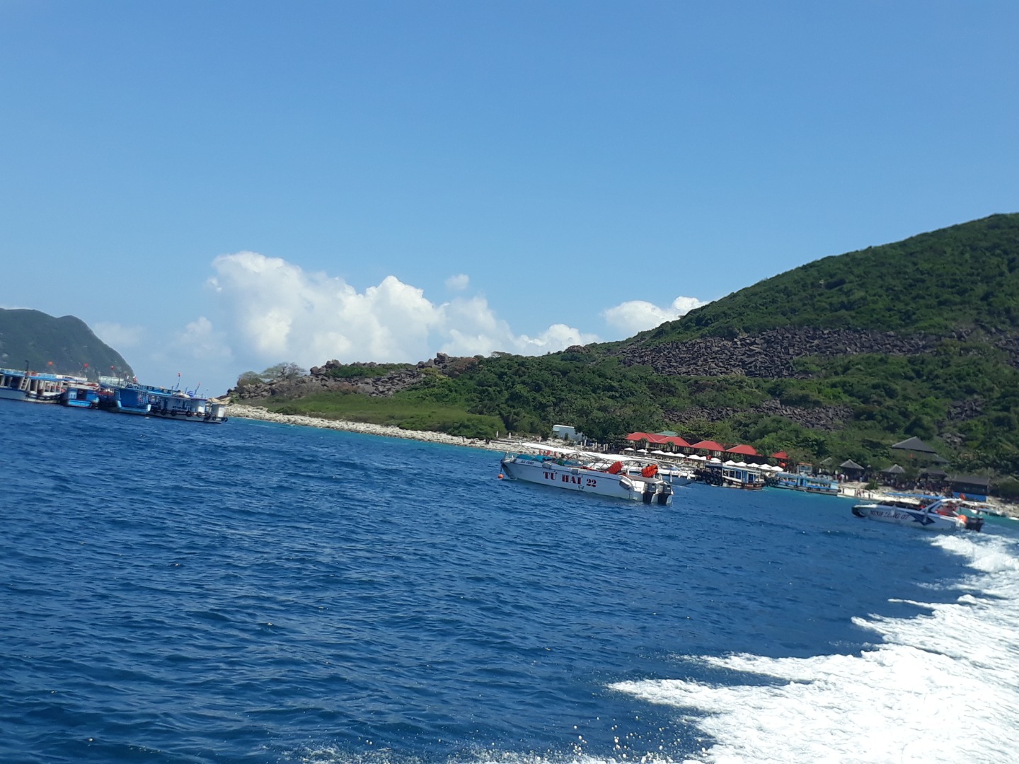 漢譚島 & 木島 & 漁村之旅（芽莊出發 / 有越南導遊）