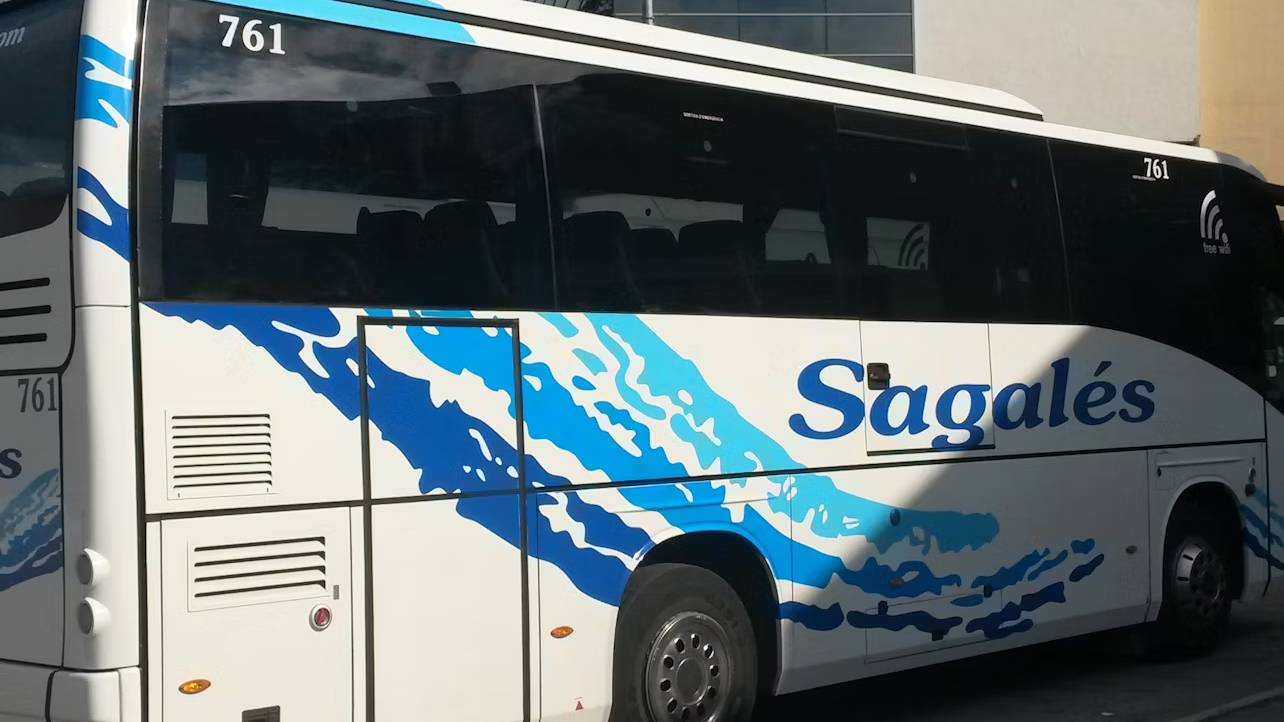 Girona - Costa Brava Airport to Barcelona bus