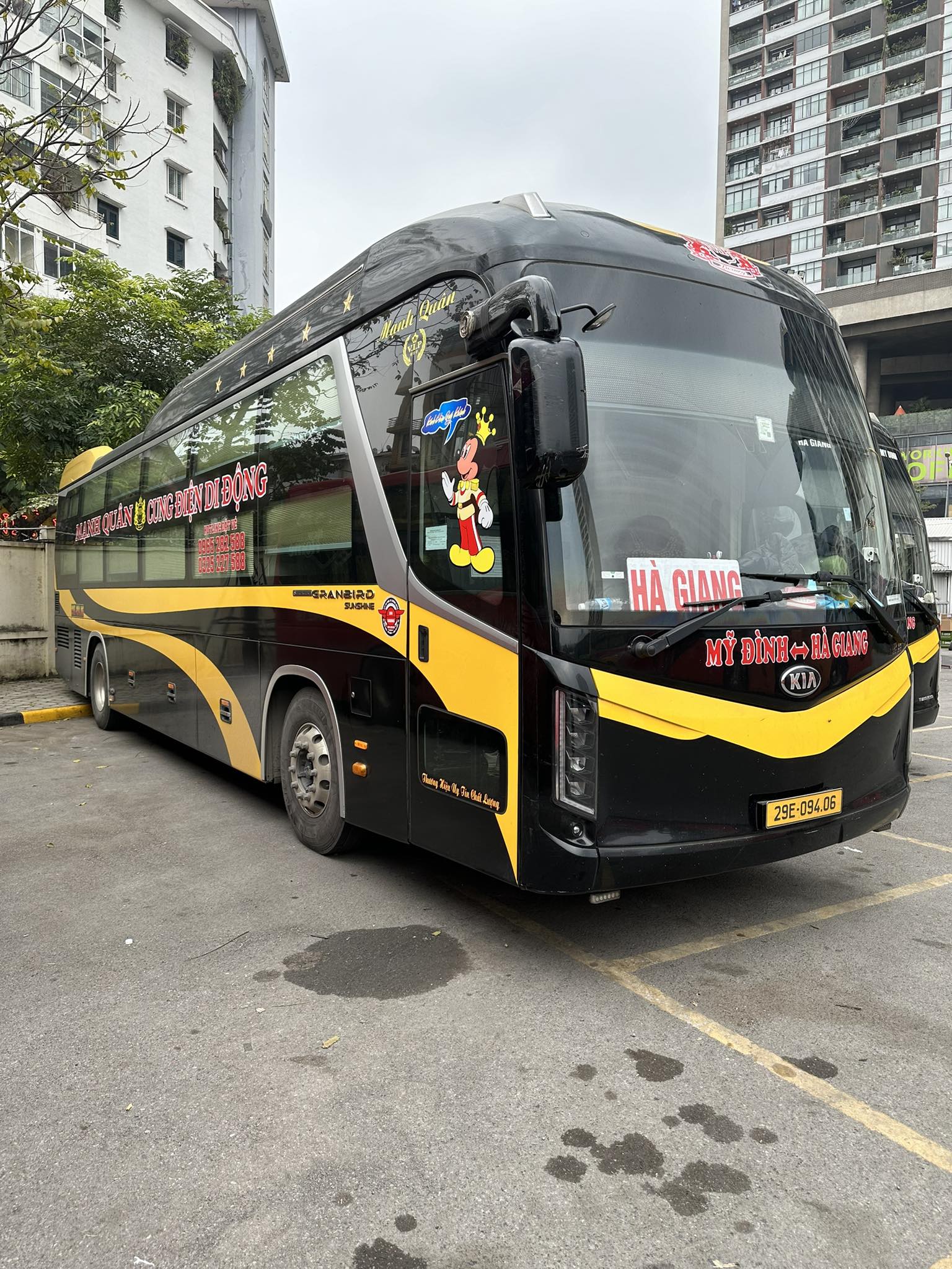 Shared City Transfers between Hanoi and Ha Giang by Limousine