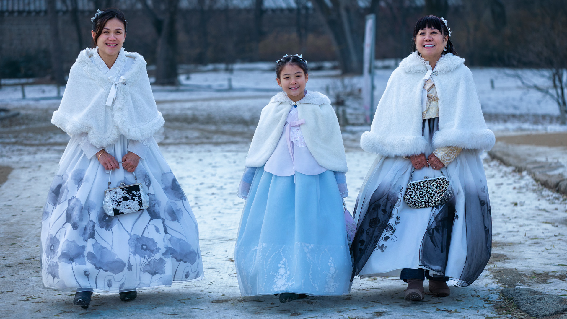 [Daehan Hanbok] Gyeongbokgung Hanbok Rental & Photoshoot Experience