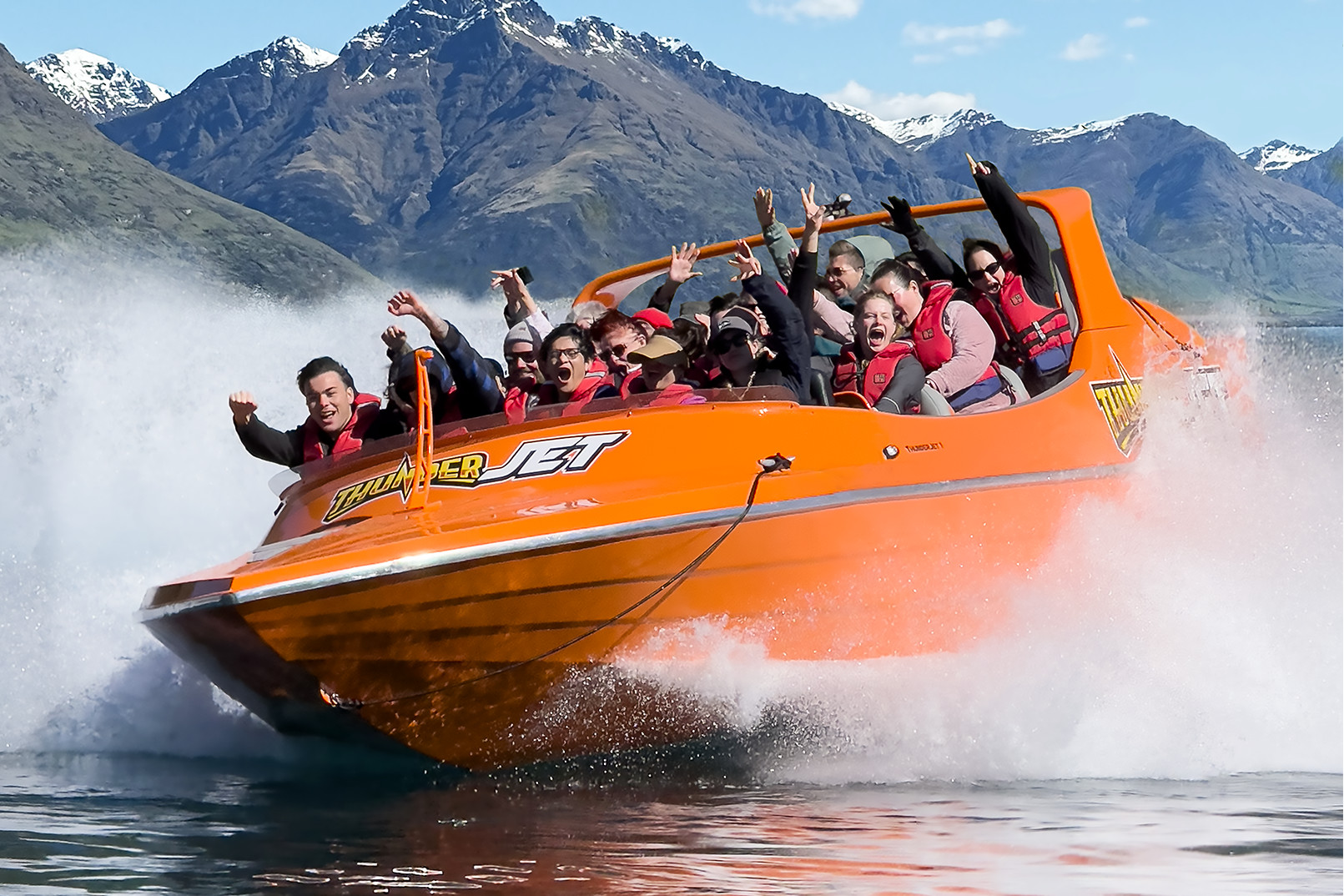 Приключение на скоростном джетботе Thunder в Куинстауне от Watersports