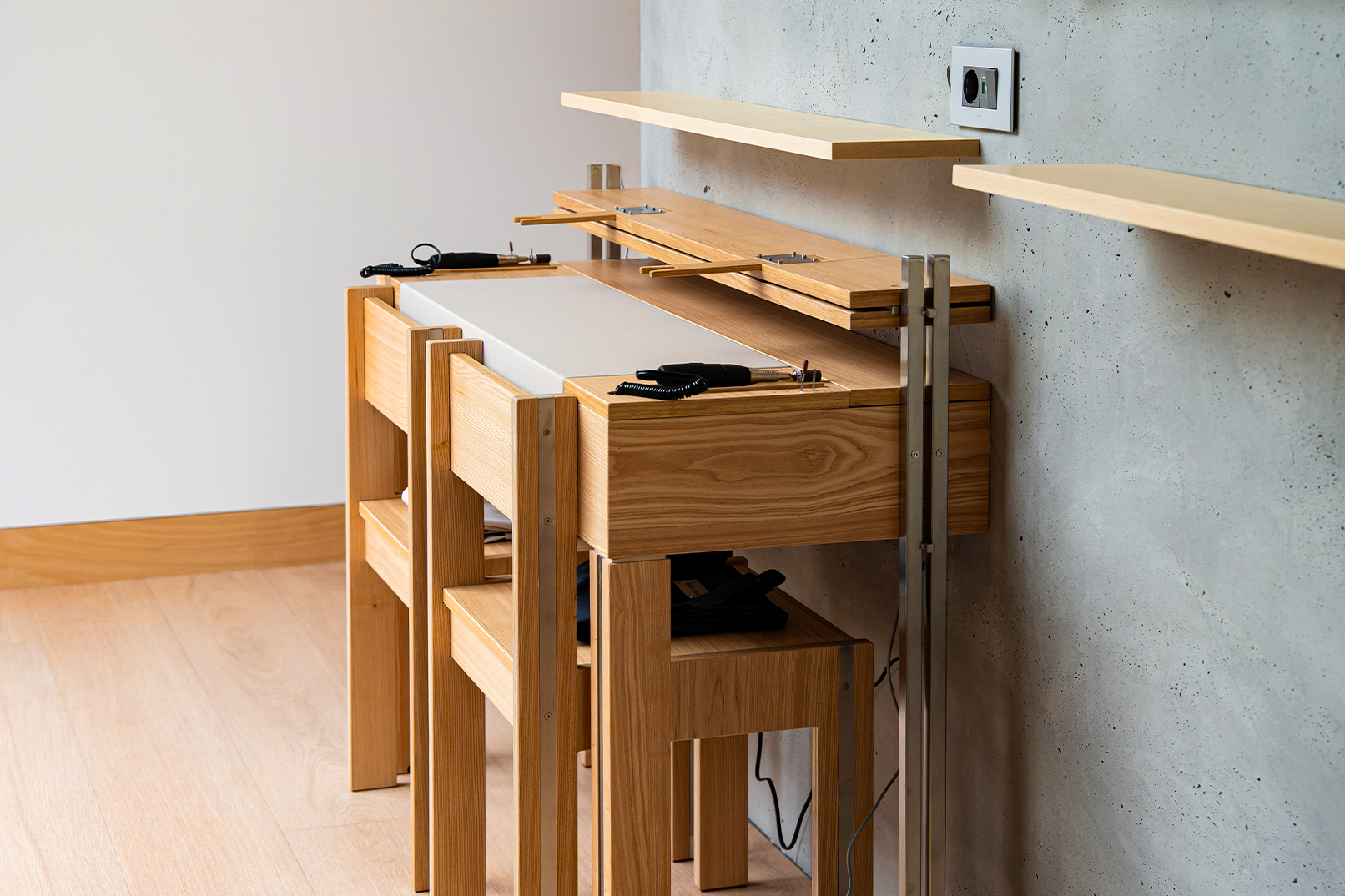 Atelier Hosoo Seongsu Yeonmujang table