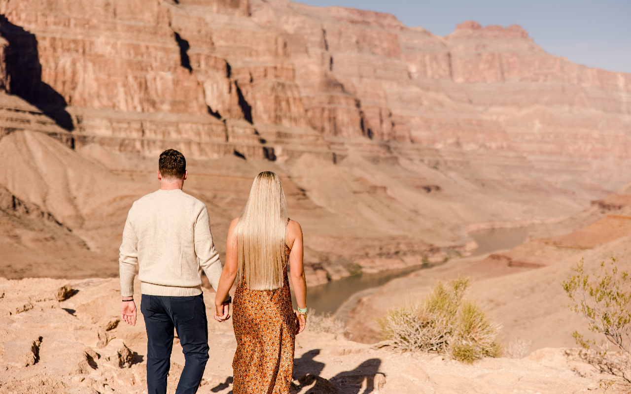 Бескрайние ландшафты простираются бесконечно, напоминая о нашей малости и благоговении