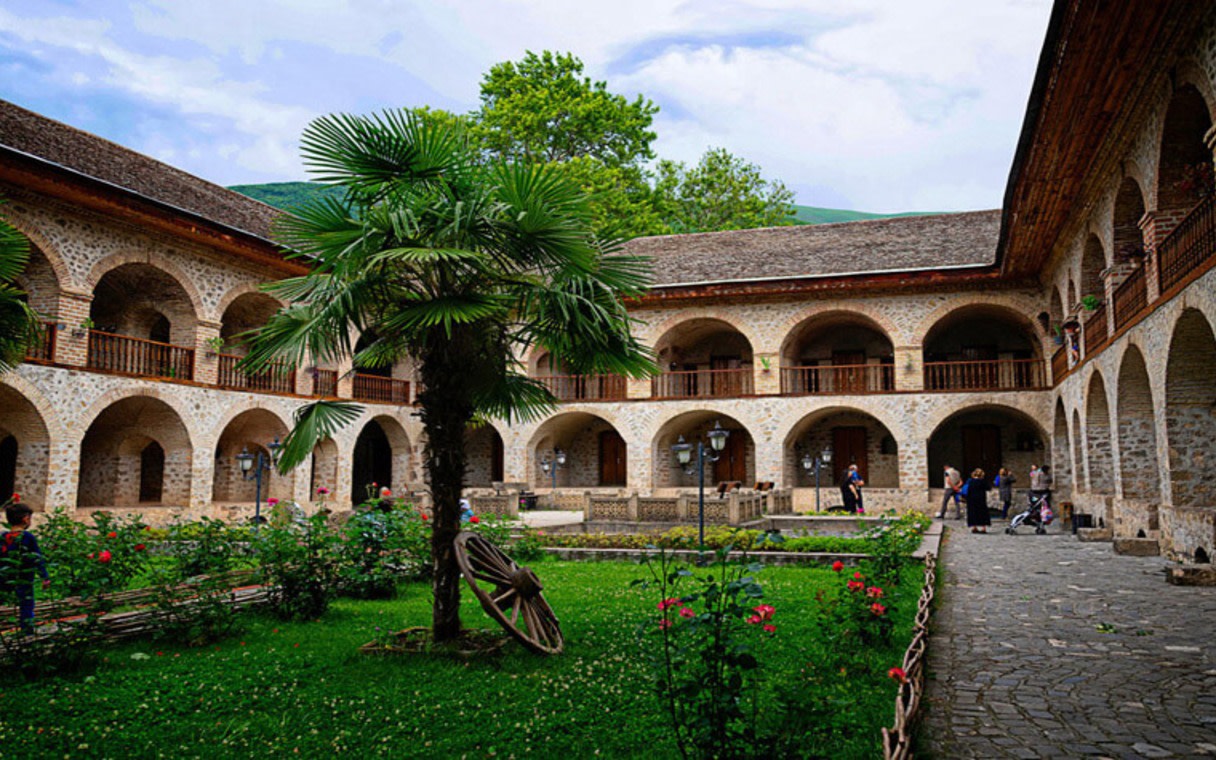 Baku Shaki Khans' Palace & Kish Temple Full-Day Historical Tour