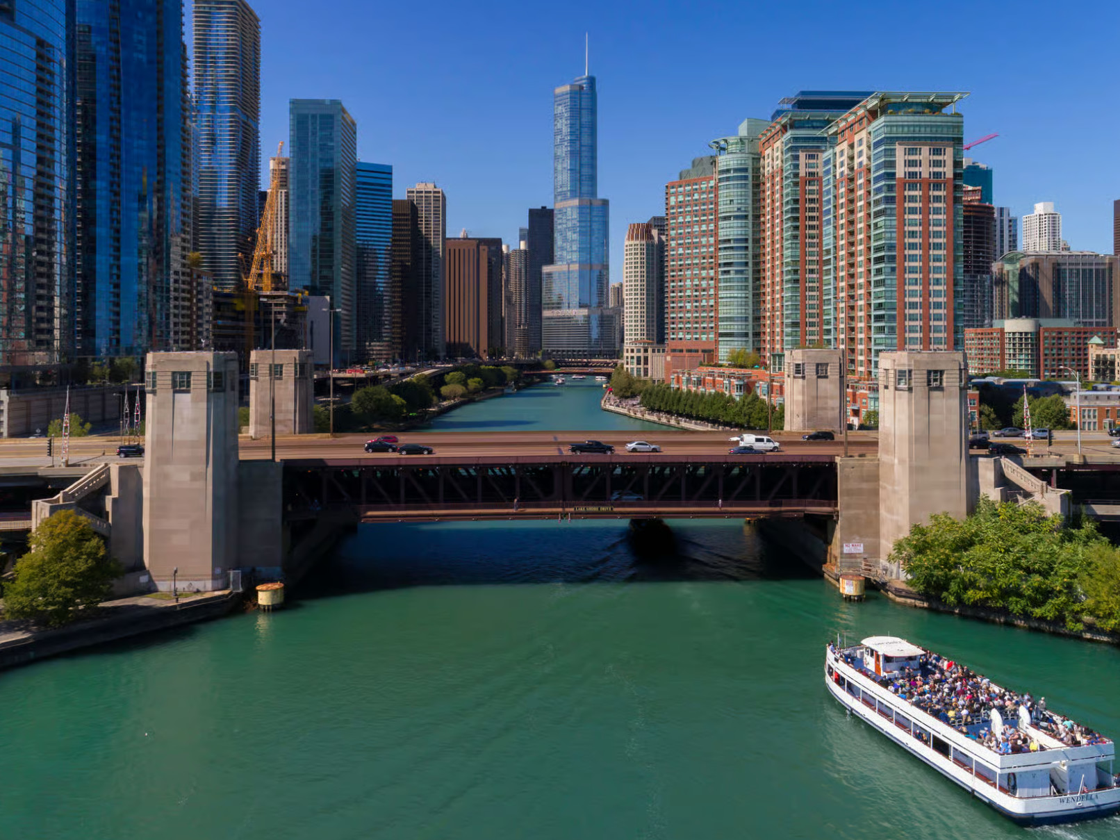 Quick Escape 45 Minute Chicago River Architectural Journey