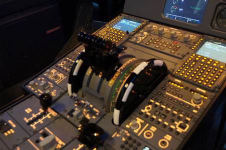 梳邦再也機場空中巴士 A320 飛行模擬體驗