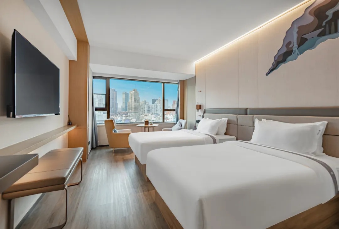 Deluxe City View Twin Room