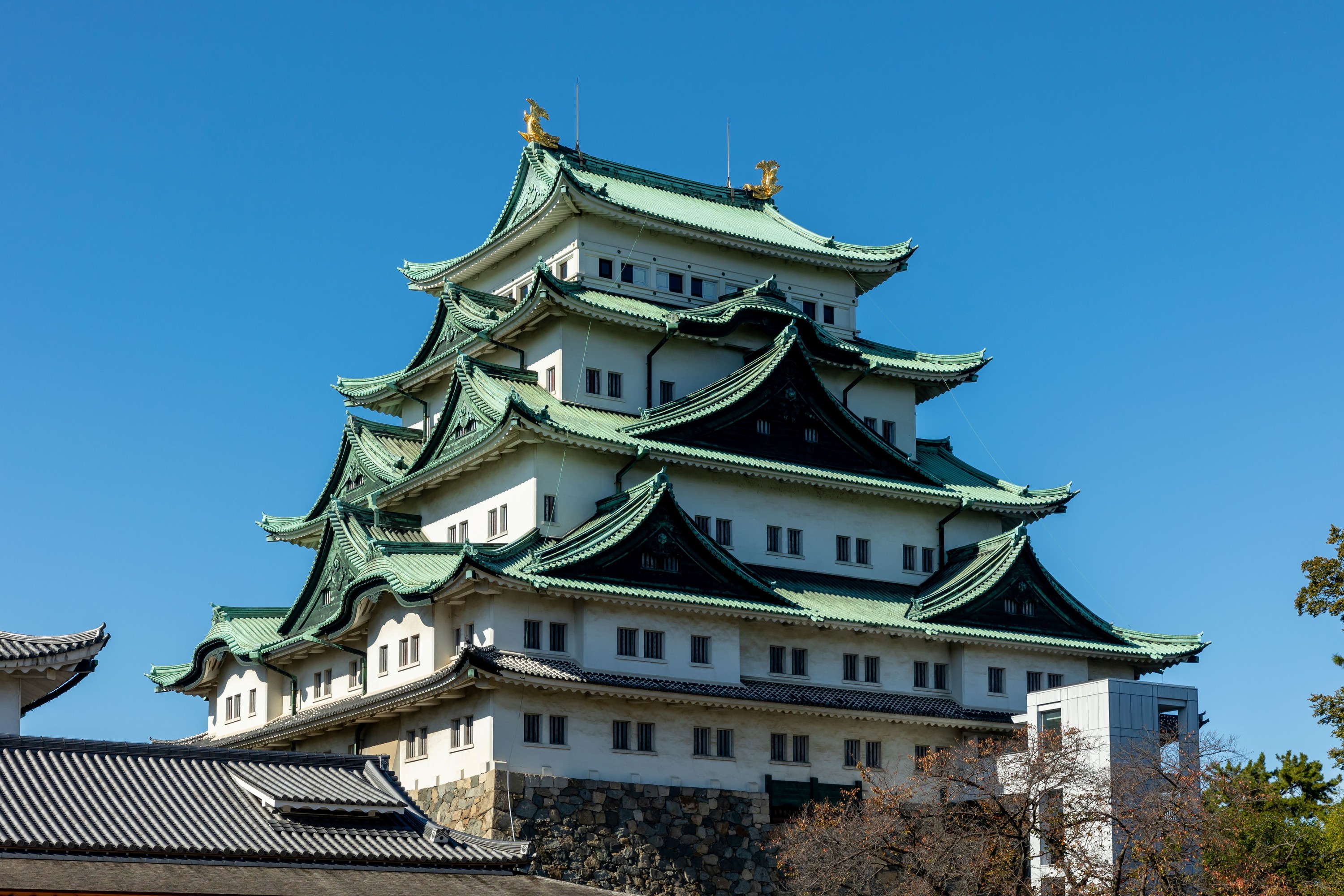 Nagoya Castle & Atsuta Jingu Half-Day Cultural Tour