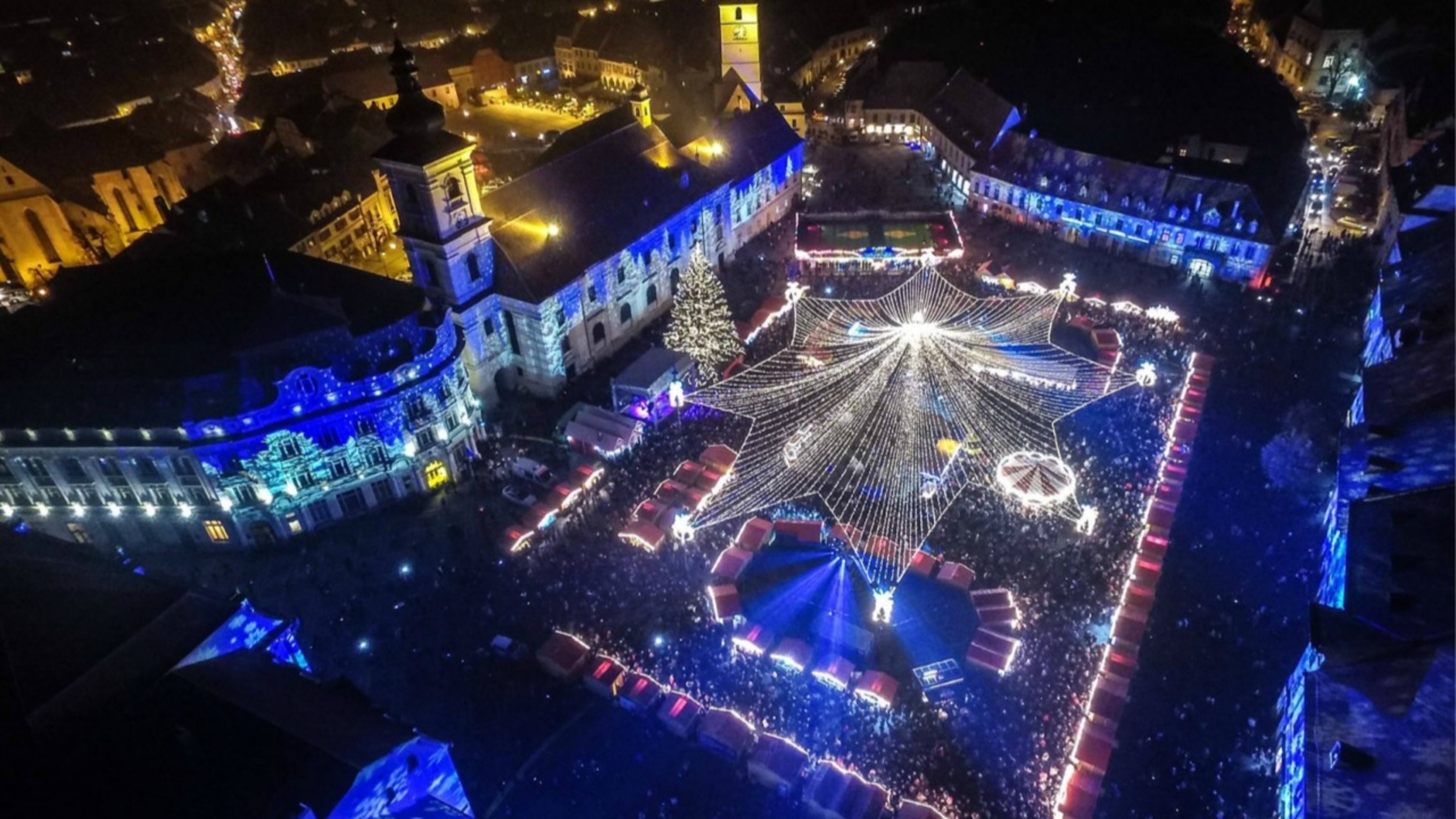 Discover the magic of Sibiu's illuminated Christmas Market at night