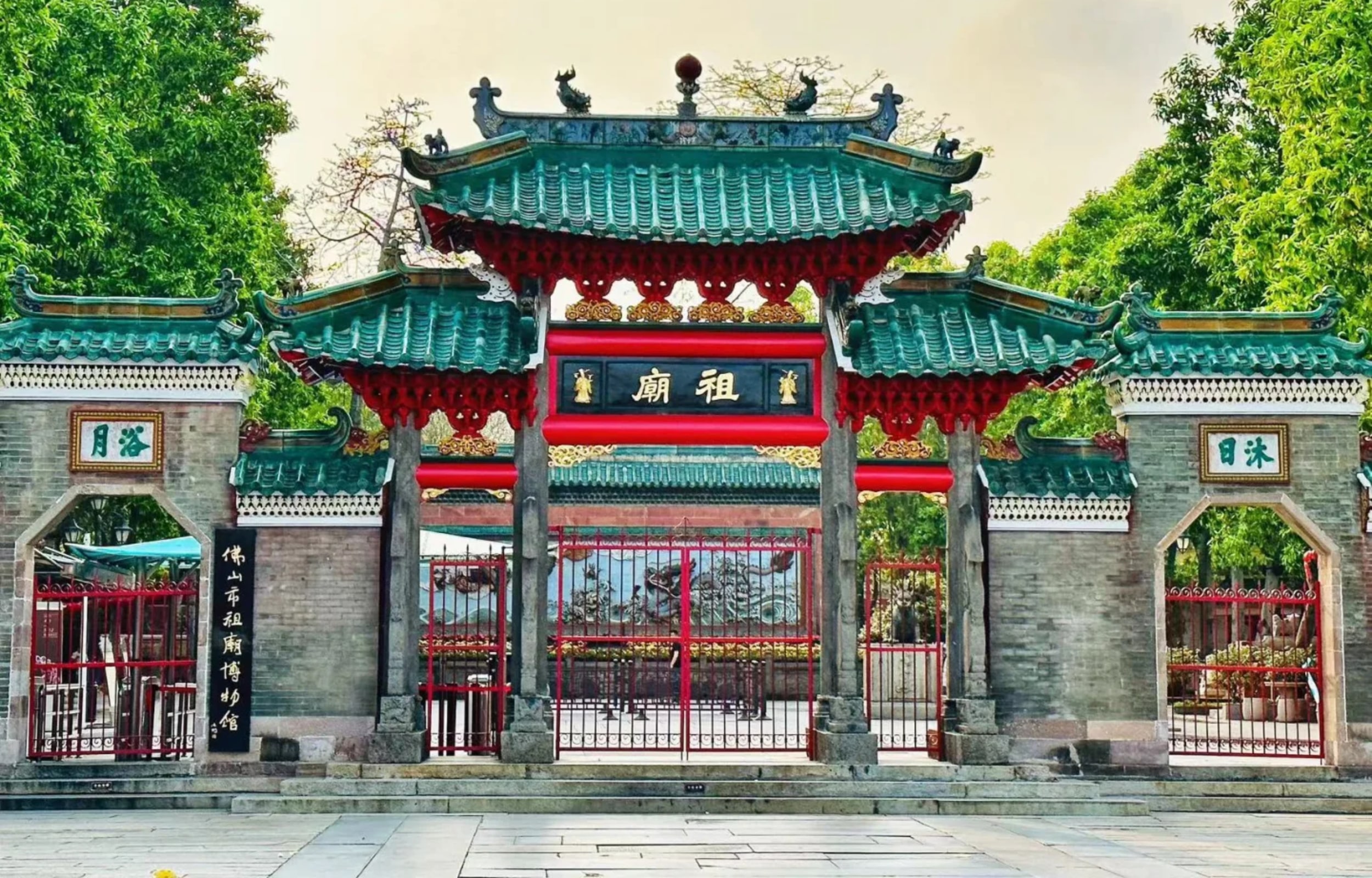 佛山祖廟：承載千年嶺南文化，建築古樸精巧，是探尋佛山歷史文脈的絕佳之地。