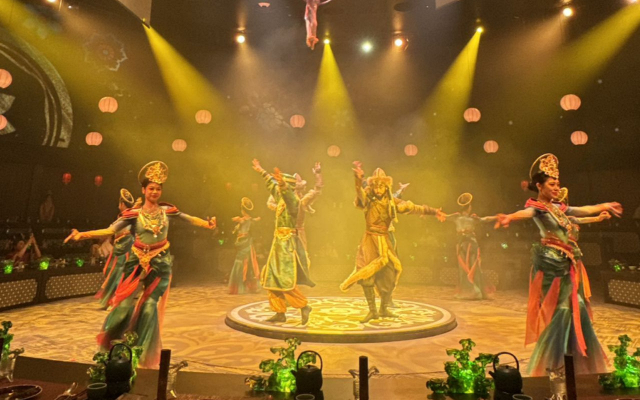 Shanghai Yan Tian Xia Yan Le | Shanghai's first store