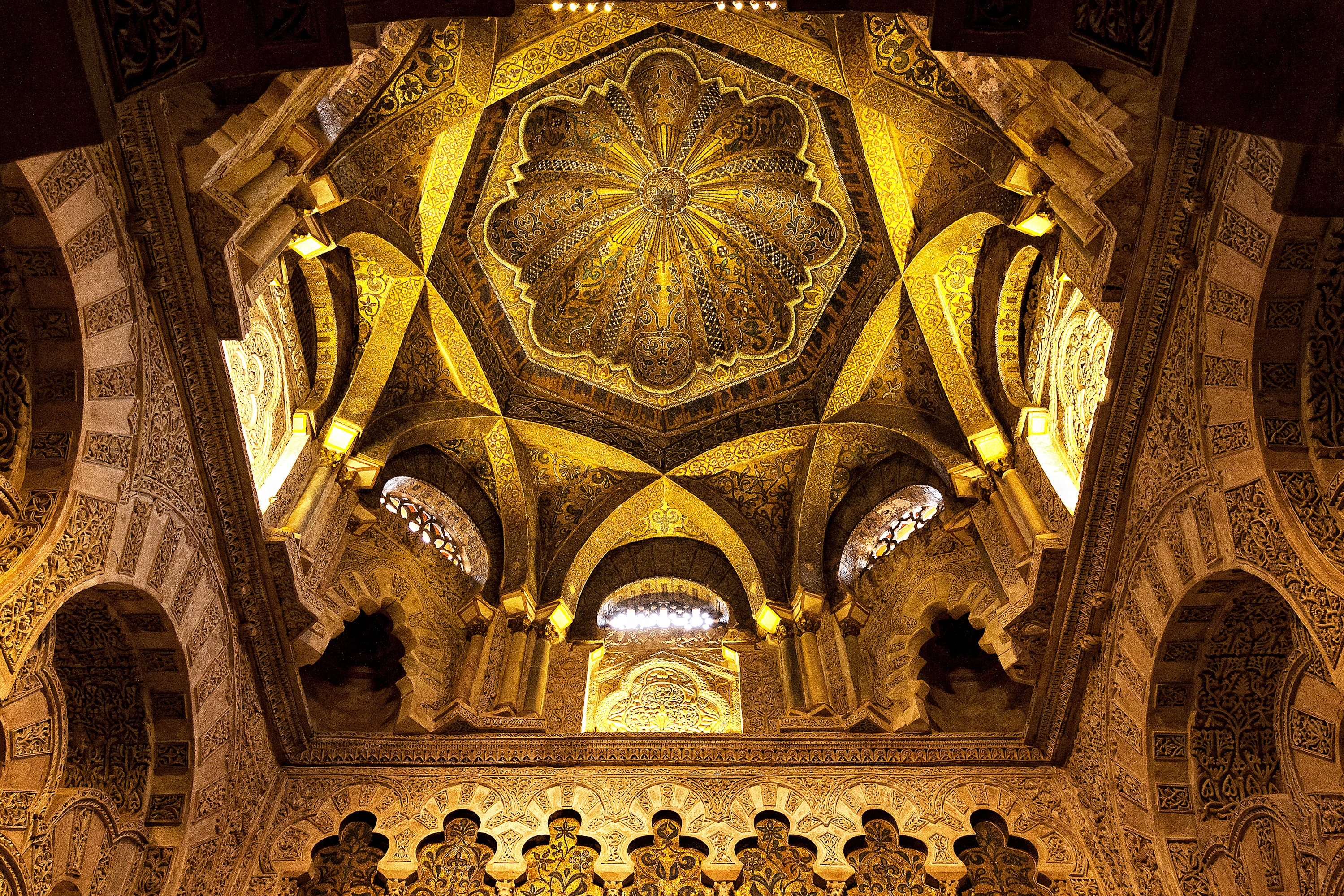 Cordoba Mosque-Cathedral, Alcazar and Synagogue Tour