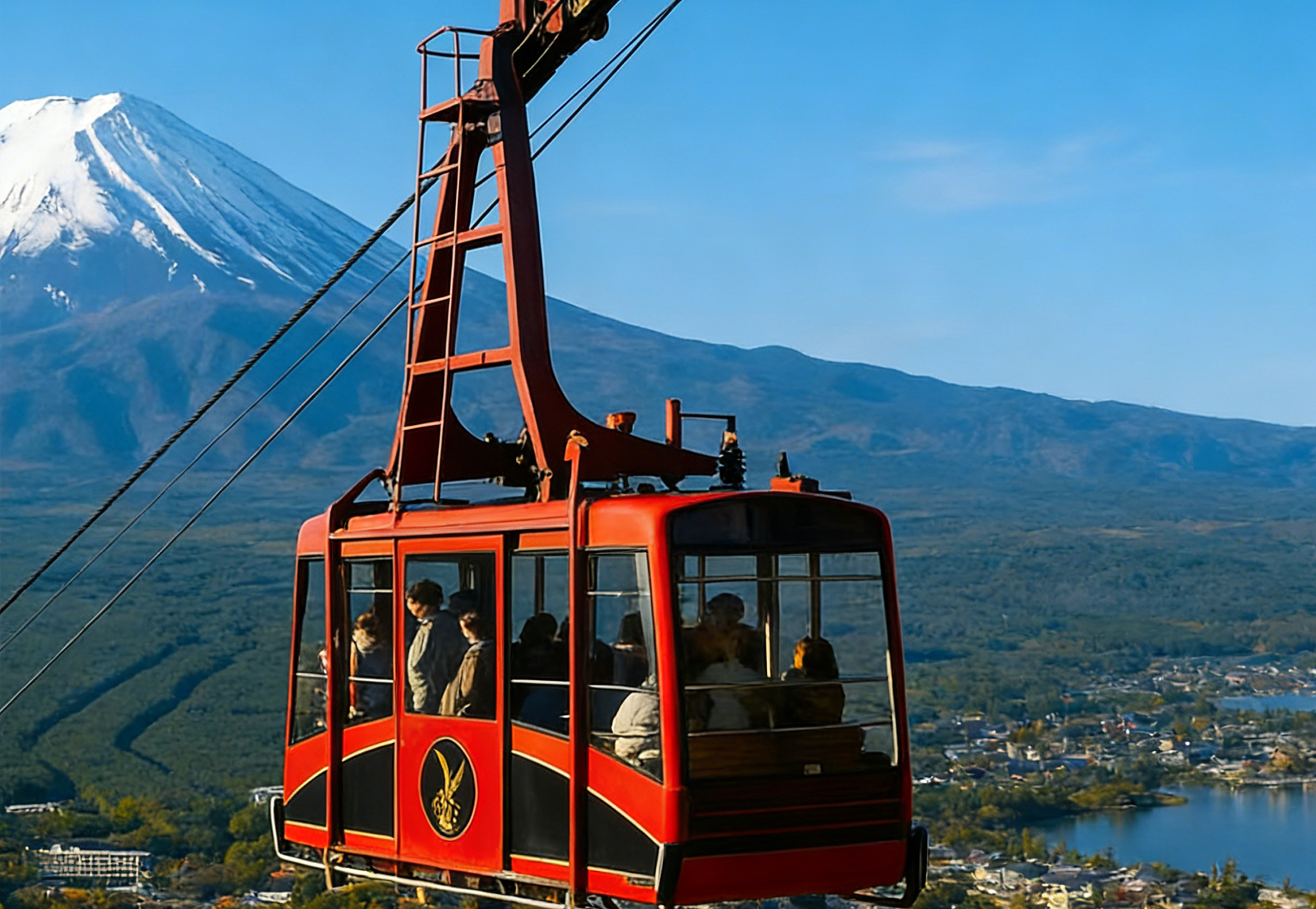 河口湖天上山公園｜纜車穿林而上，鞦韆蕩向雪山，360° 湖光映富士，每一幀都是日系電影感。