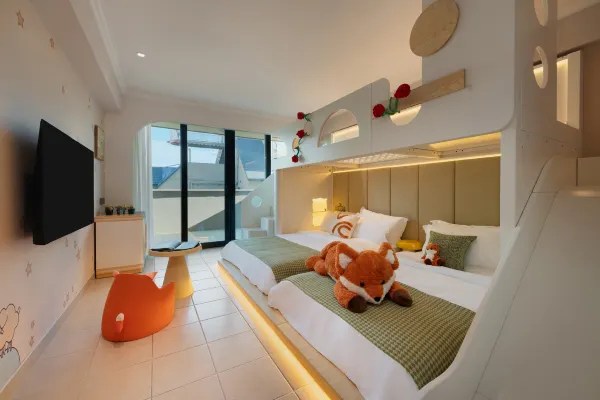 Charming Stay Room Environment Display