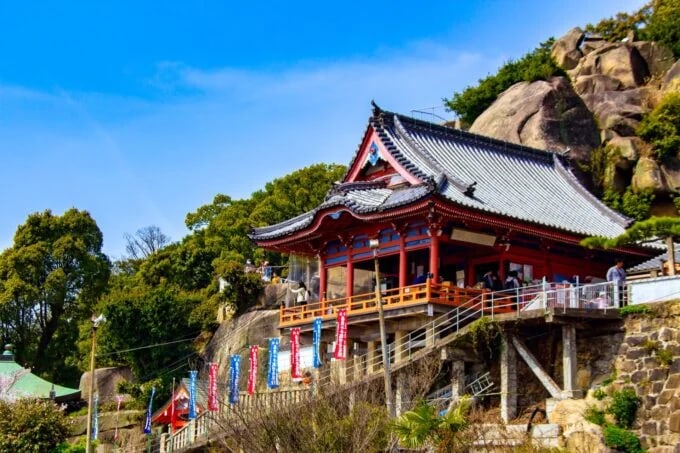 1-Day Tour: Onomichi Temples Exploration & Saijo Sake Tasting