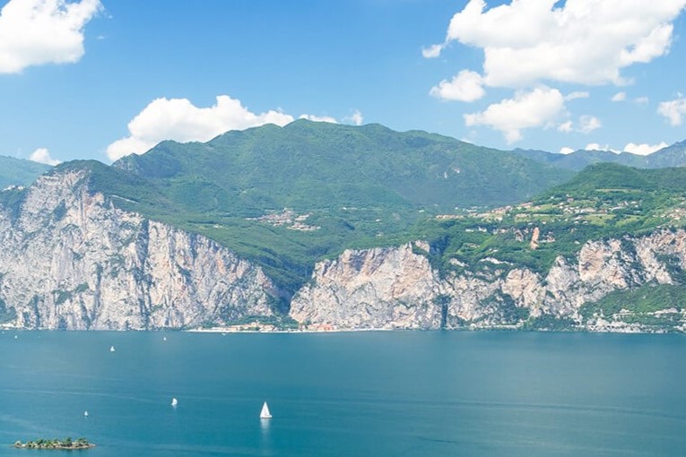 Verona and Sirmione One-Day Tour from Bergamo