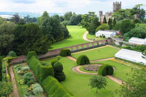 Downton Abbey, Oxford, and Bampton Guided Tour from London