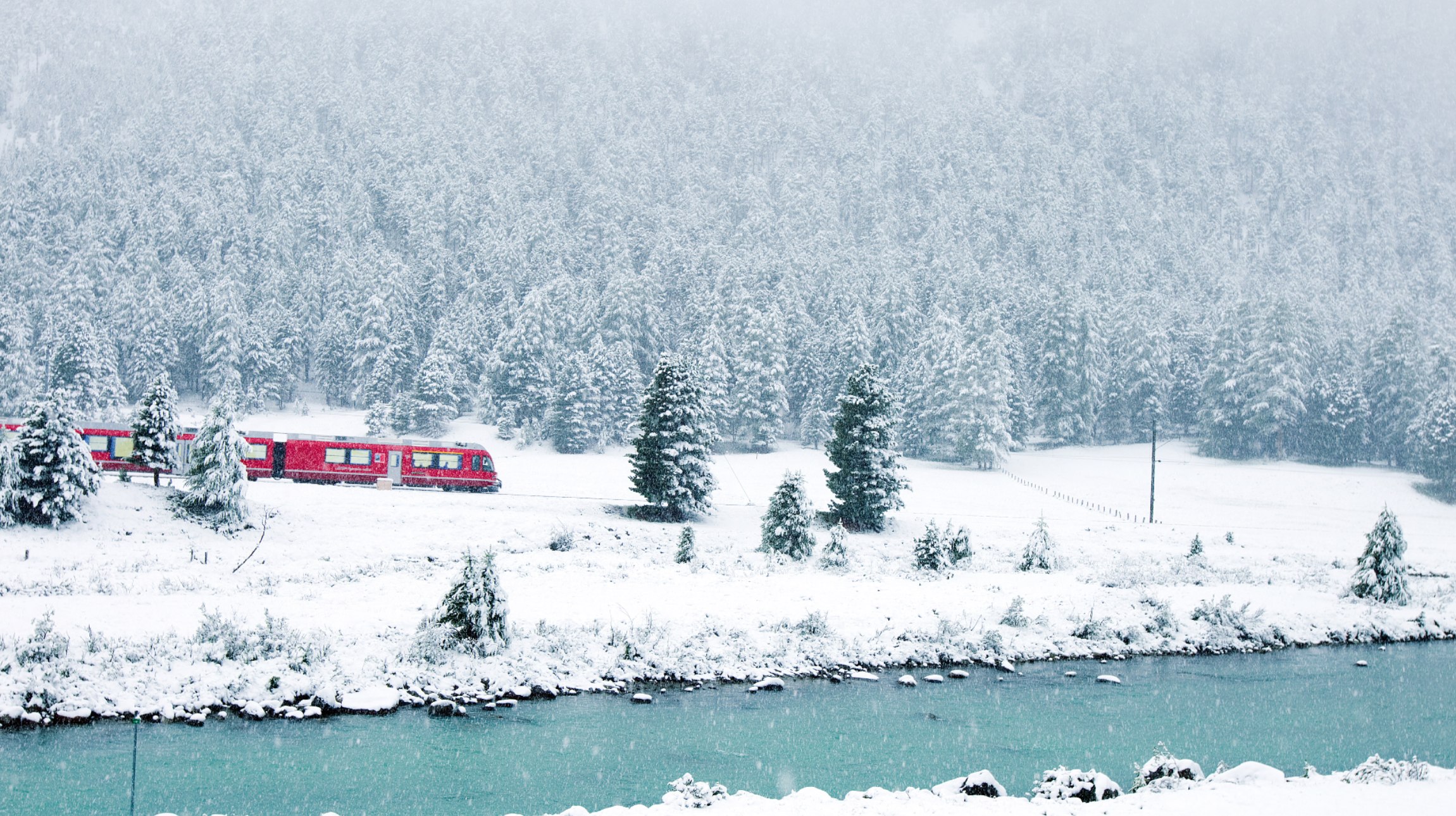 捕捉鐵路沿線每個彎道旁,冰凍的冰川和深邃的峽谷盡收眼底。 捕捉鐵路沿線每個彎道旁,冰凍的冰川和深邃的峽谷盡收眼底。