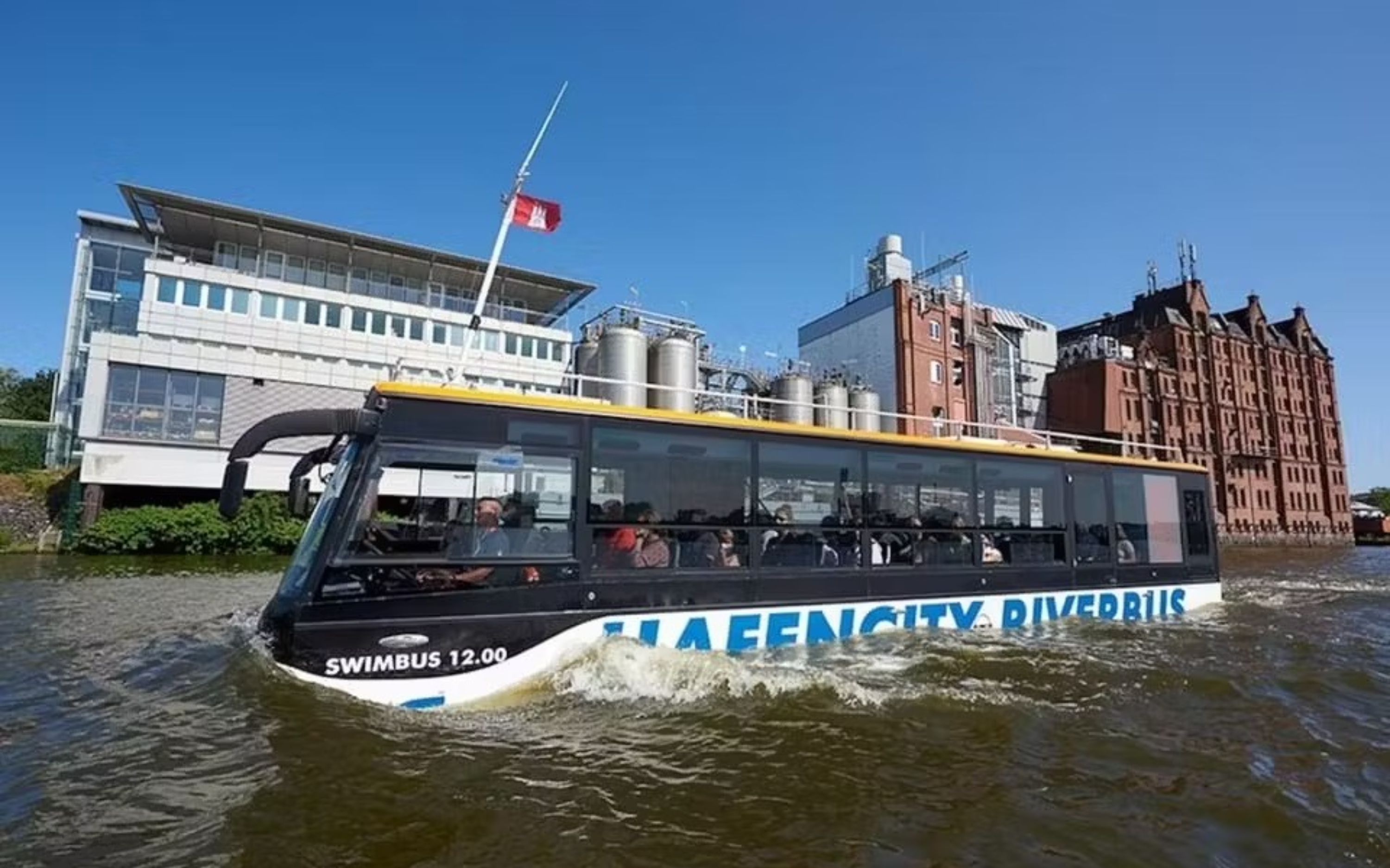 Guided amphibious bus tour in Hamburg
