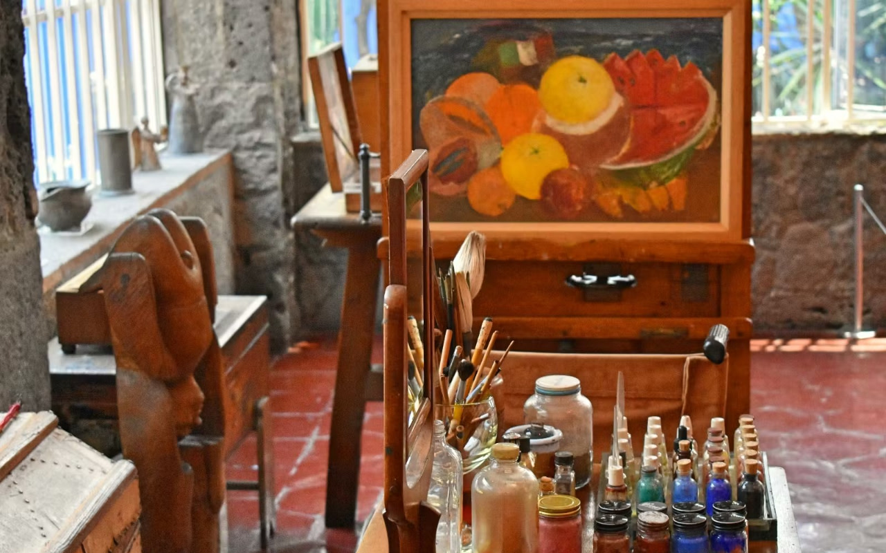 透過旅程,見證芙烈達·卡蘿與迪亞哥·里維拉的豐富傳奇。 透過旅程,見證芙烈達·卡蘿與迪亞哥·里維拉的豐富傳奇。