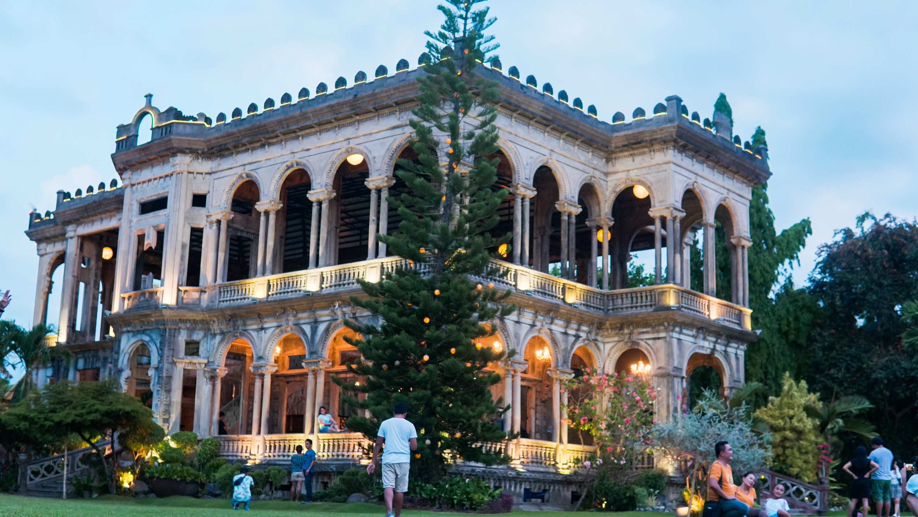 Ultimate Bacolod Day Tour from Iloilo