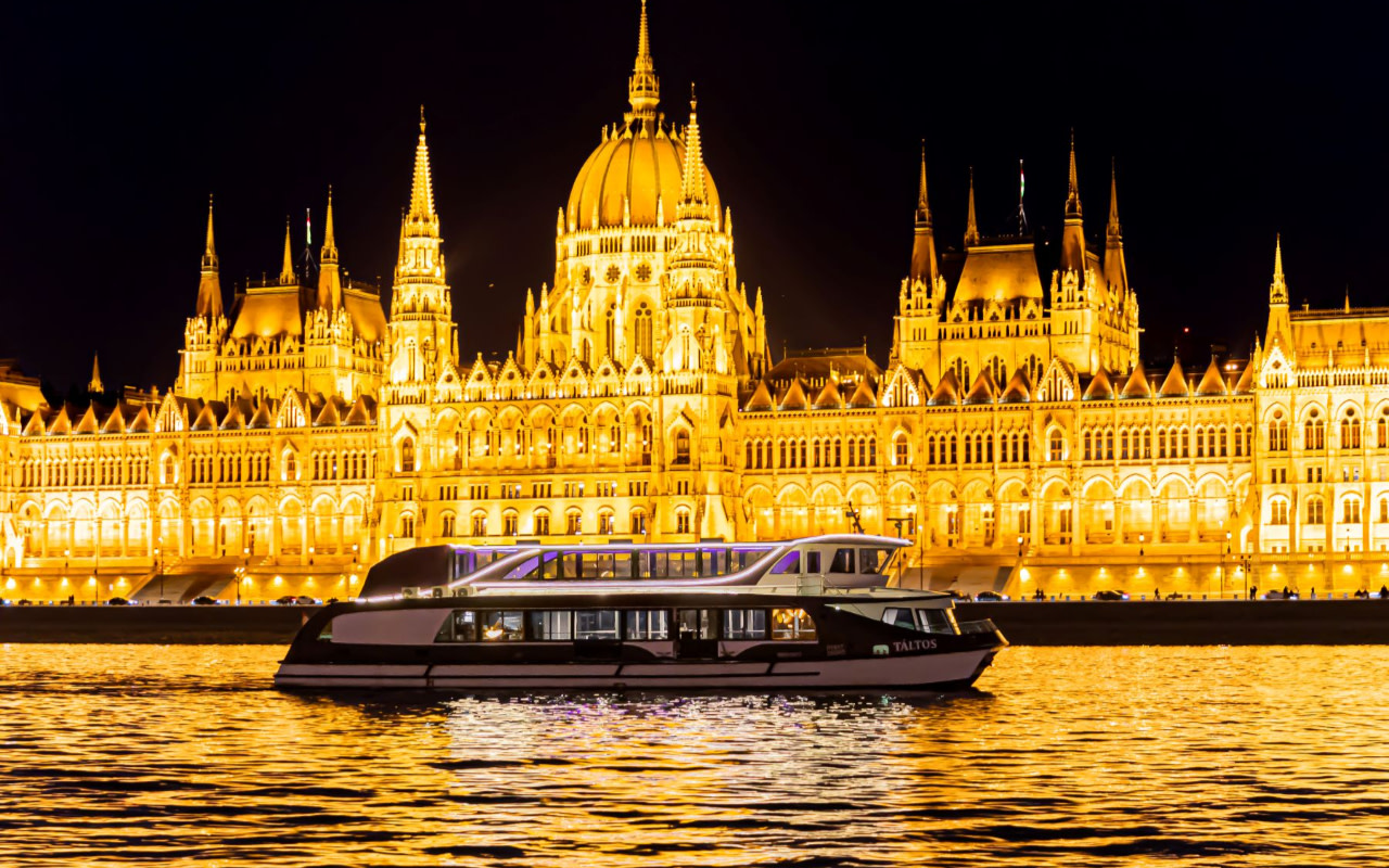 Dinner Cruise in Budapest by Silver Line Cruises