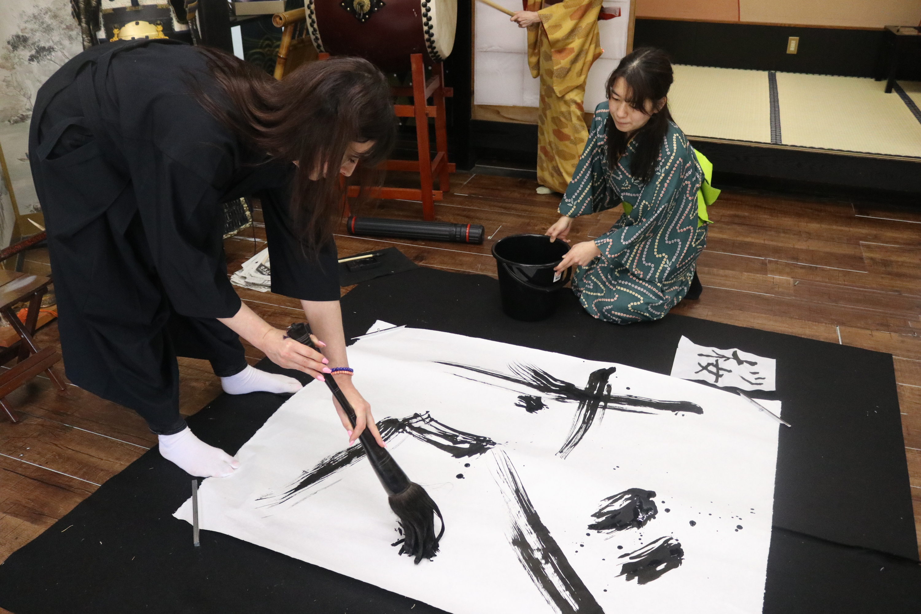 在大阪學習武士道和禪宗的武士書法