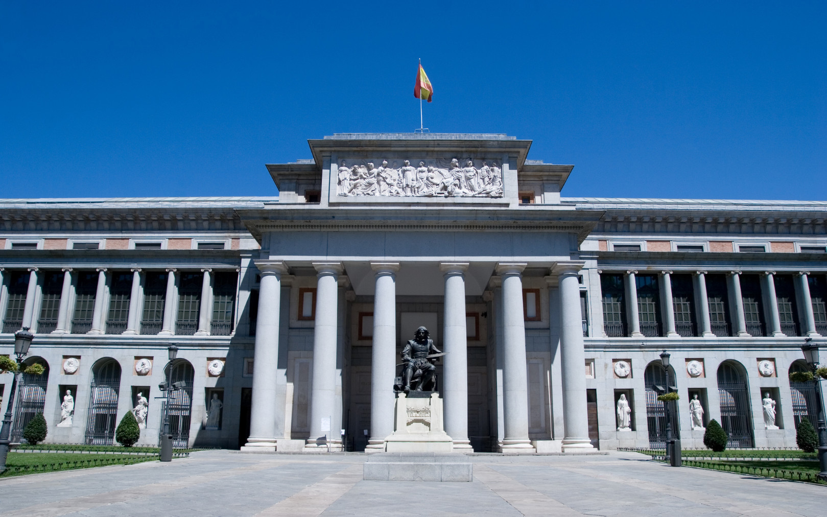Madrid Prado Museum Deep Walking Tour (Free eSIM Included)