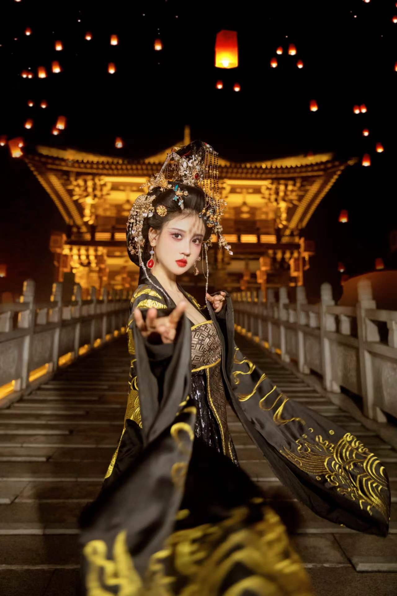 夜幕下漢服古風創作，沉浸式盛唐氛圍感旅拍