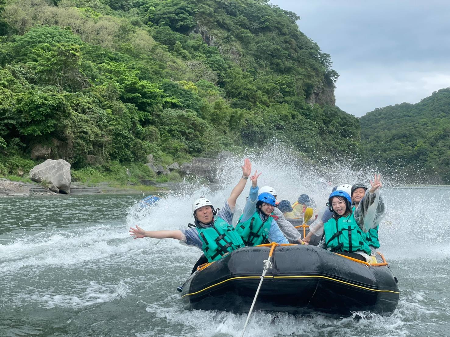 Hualien: Xiuguluan River Rafting Experience with Meals and All Equipment