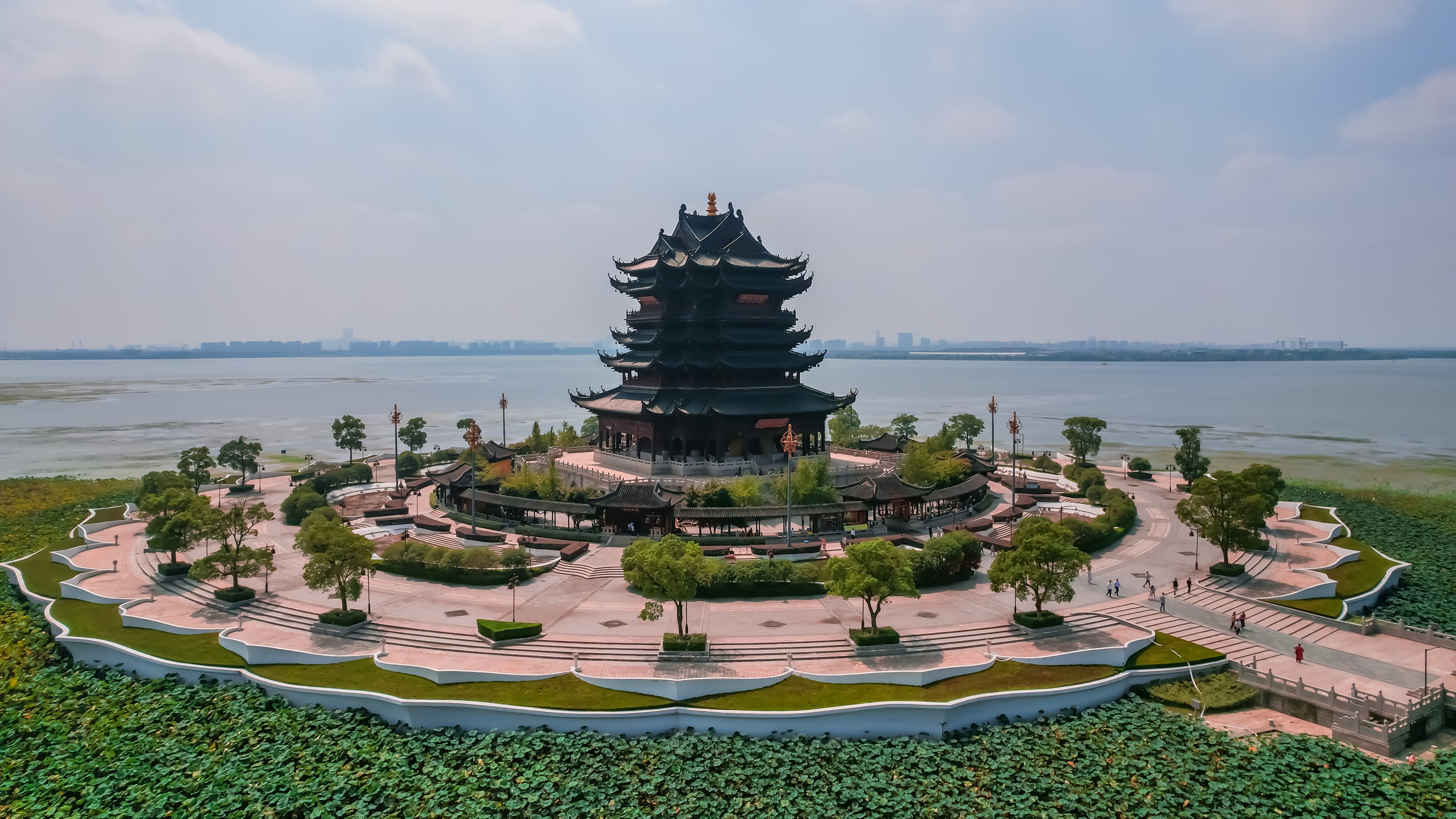 陽澄湖美人腿景區&重元寺&華誼兄弟電影世界 包車一日遊