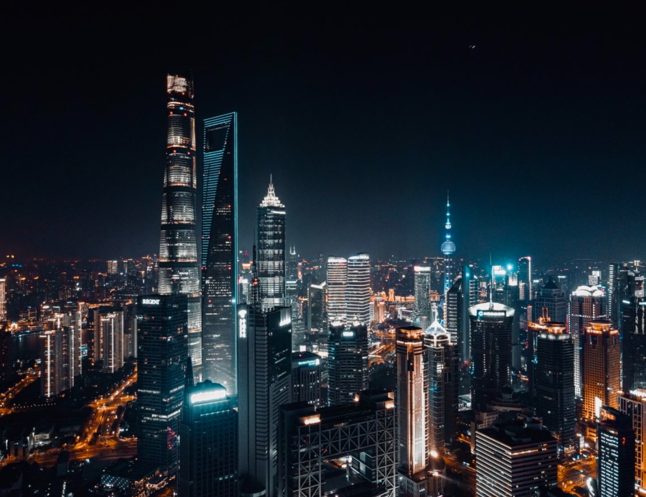 遊覽【城隍廟】自由活動,晚餐不含,自由品嚐上海美食。
贈送【金茂大廈】觀光電梯,不使用不退費。 遊覽【城隍廟】自由活動,晚餐不含,自由品嚐上海美食。
贈送【金茂大廈】觀光電梯,不使用不退費。