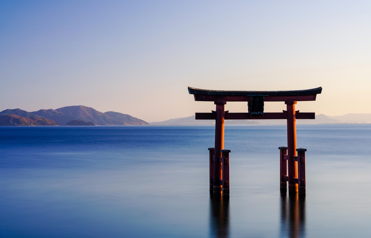 Lake Biwa Observatory, Shirahige Shrine, and Mangetsu-ji Temple Floating Temple Day Trip