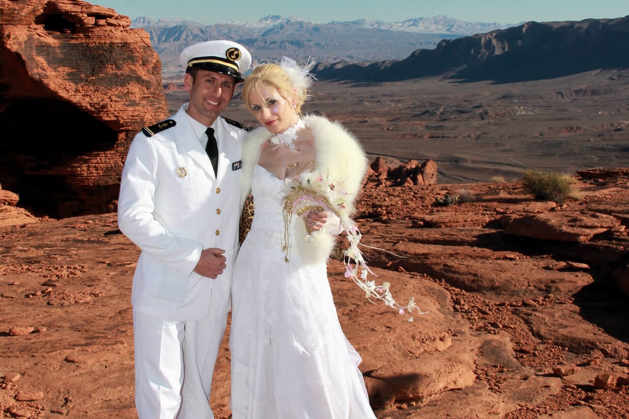 Valley of Fire Helicopter Wedding Experience in Nevada