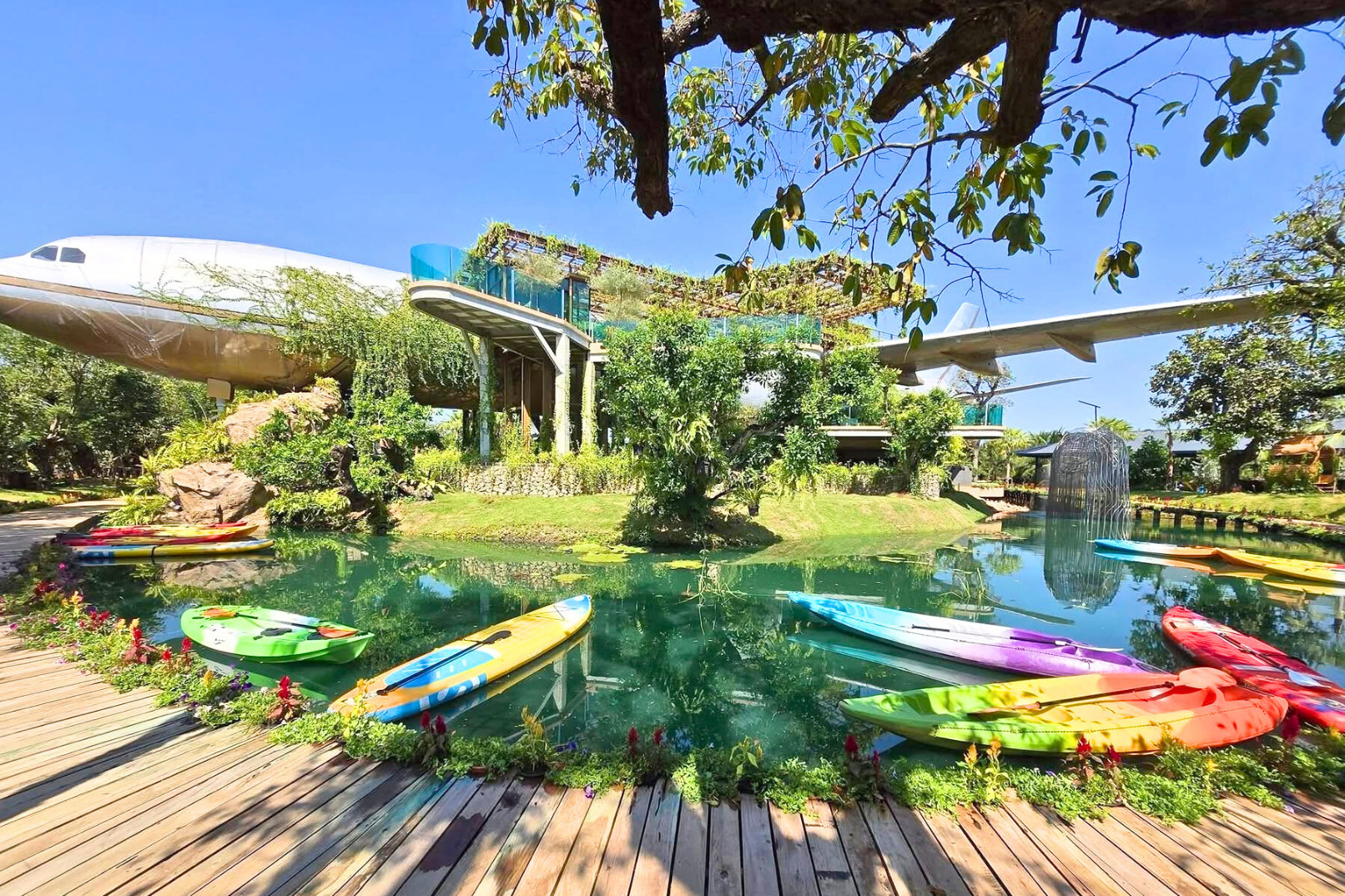 Damnoen Saduak & Maeklong Railway Market Full-Day Tour