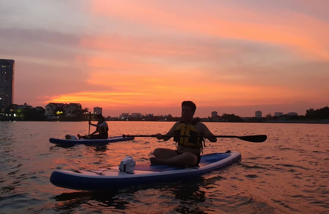 胡志明市西貢河 SUP 立式划槳體驗