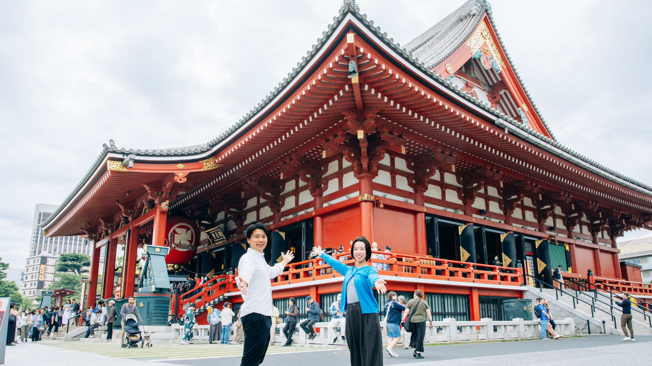 Tokyo: Asakusa Tour with Skytree & Sushi Workshop