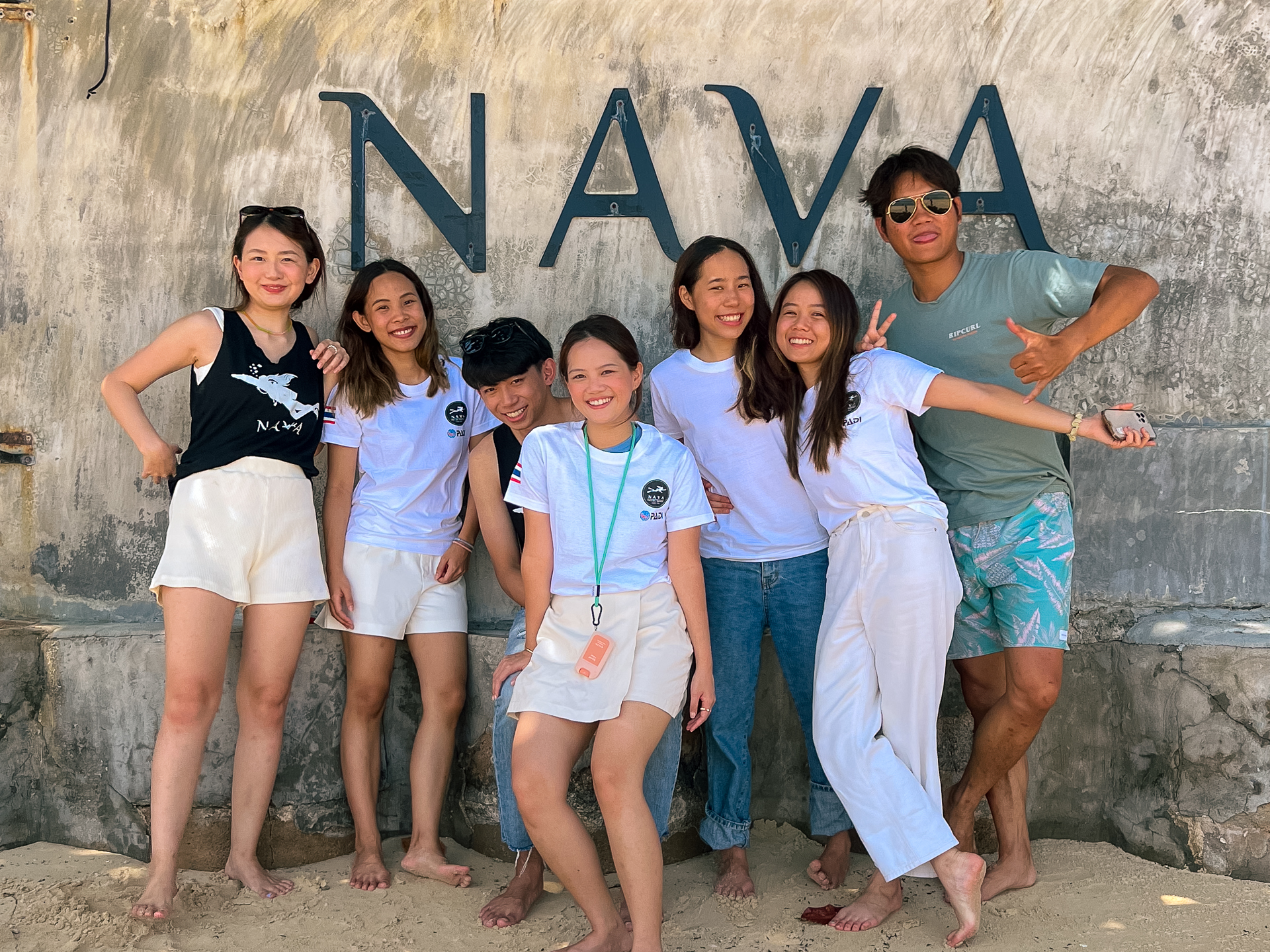 龜島5星 PADI 潛水中心 Nava 深潛體驗