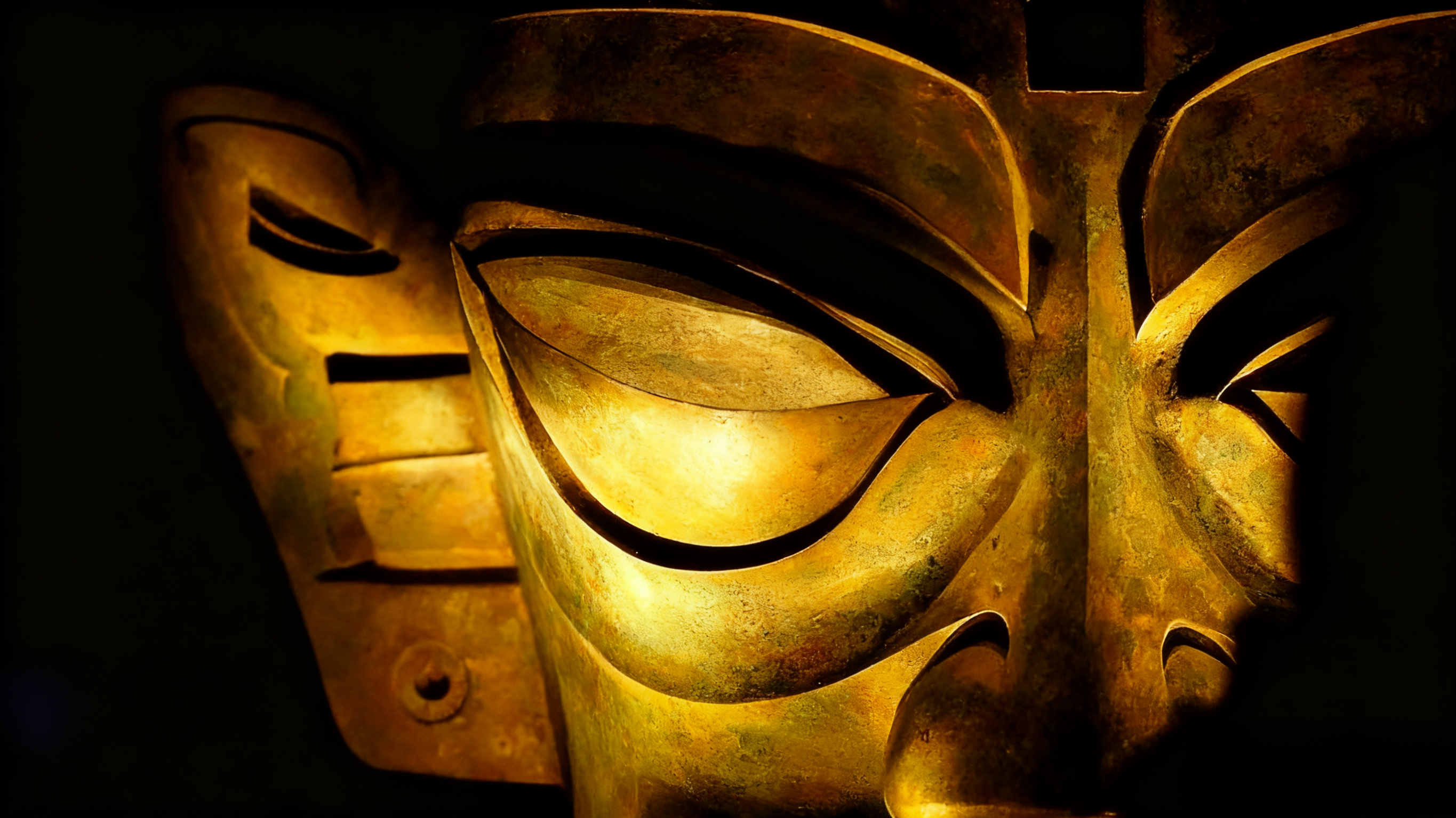 金面凝千年,眉眼藏神秘,三星堆的文明密碼在光影裡甦醒 金面凝千年,眉眼藏神秘,三星堆的文明密碼在光影裡甦醒