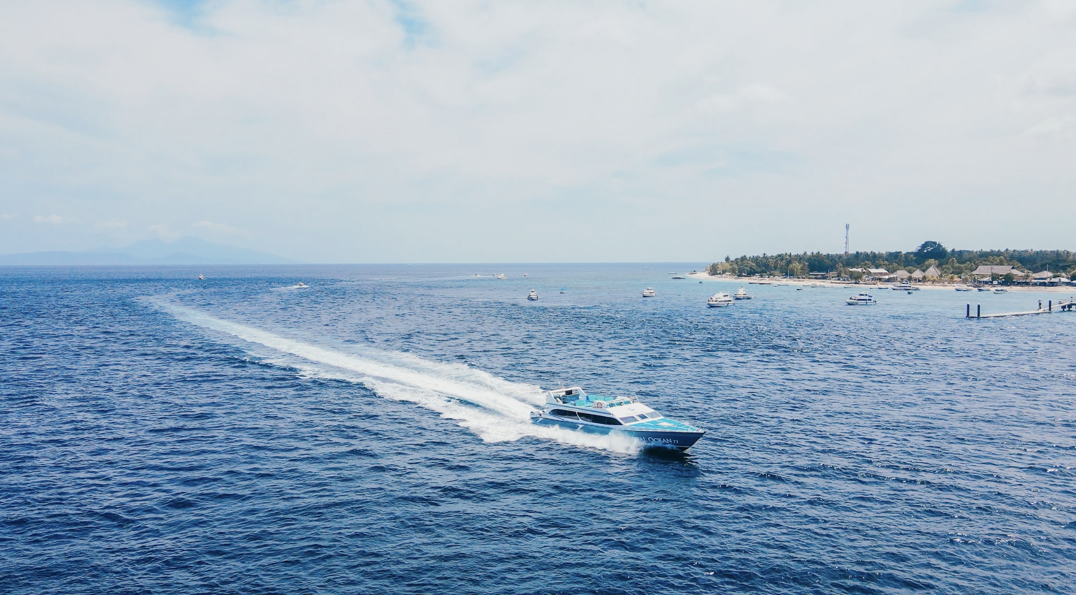 巴厘島（Serangan Harbour）往 / 返吉利德拉旺岸島快船票
