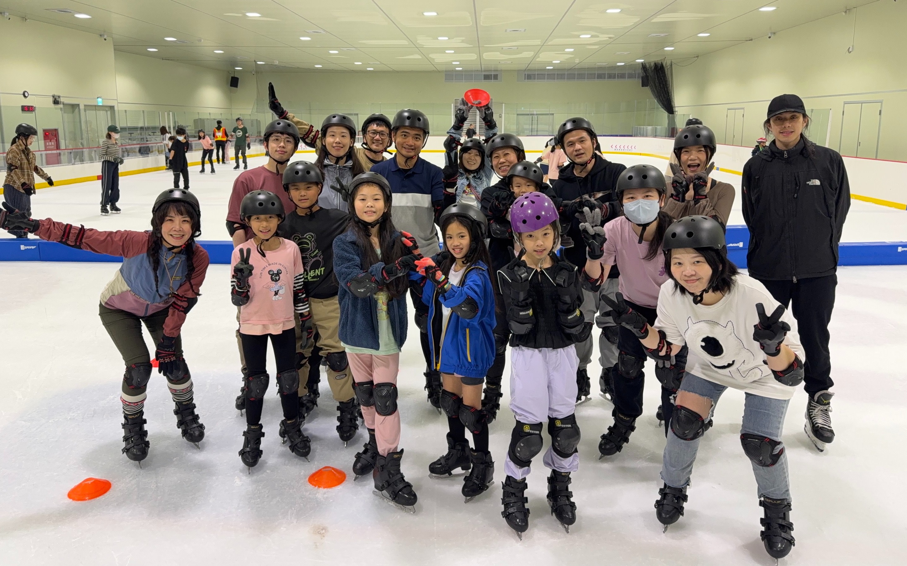 New Taipei Tucheng Sports Center Ice Blade Skating Experience