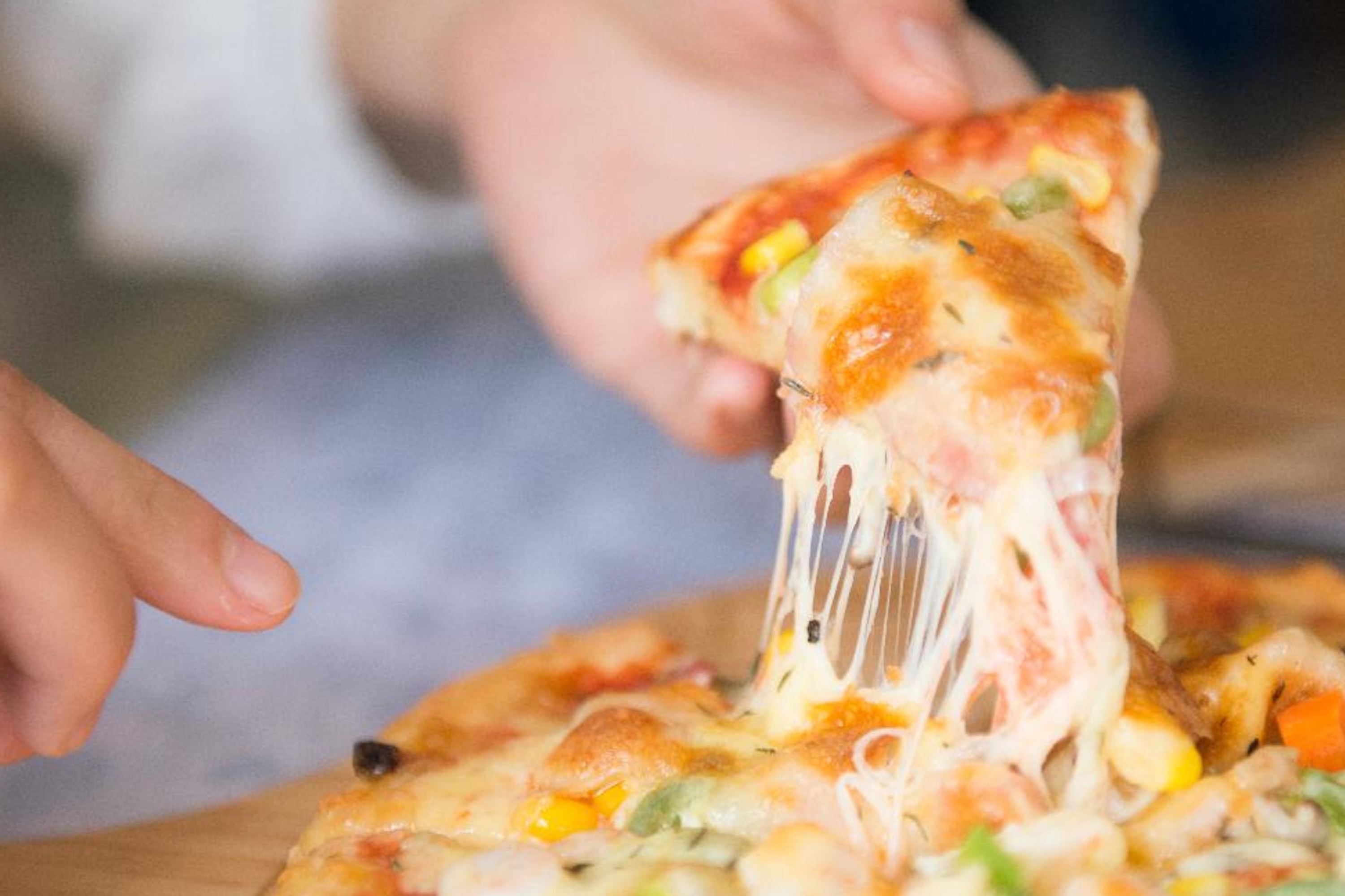 您將親手烹調各式佳餚，盡情享受蒜、橄欖油、起司和醃製肉品在料理中交織出的美妙滋味