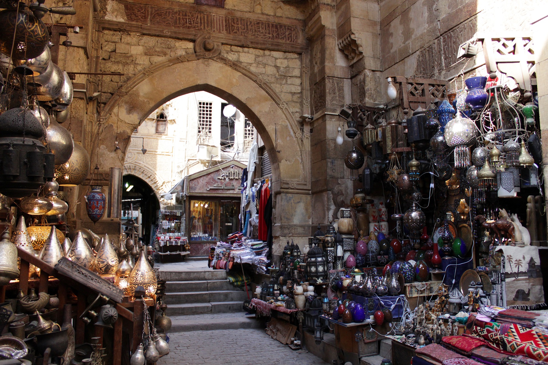 Tour to the Giza Pyramids, Grand Egyptian Museum & Khan El Khalili