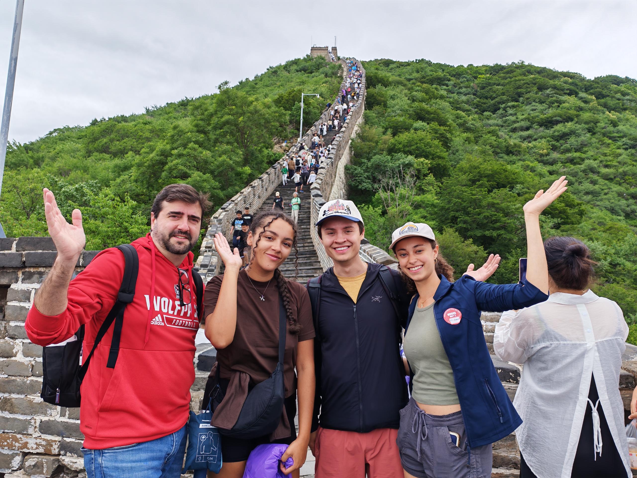 Mutianyu Great Wall 2 Days 1 Night Bus Tour (Accommodation Included)