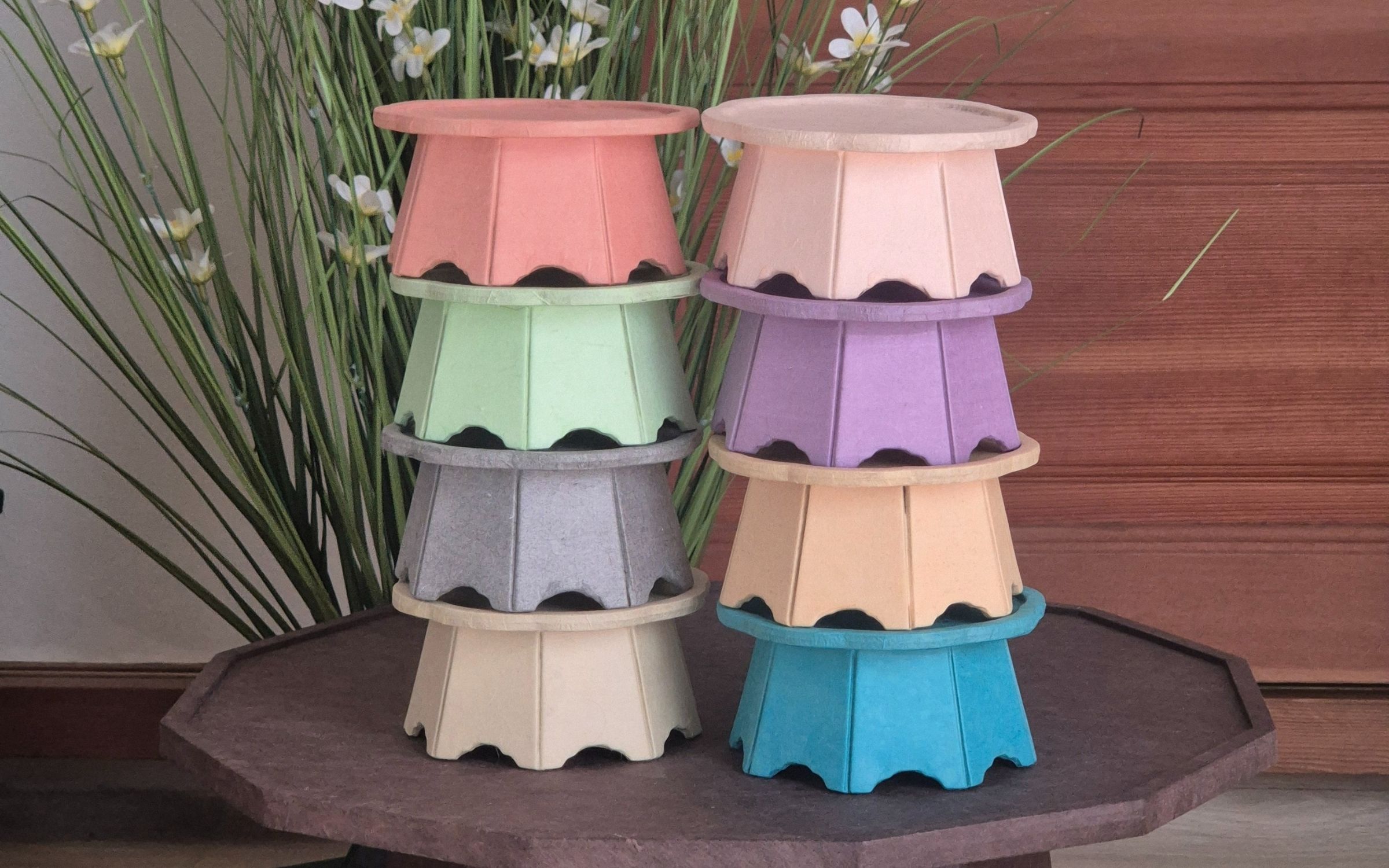 傳統韓式小飯桌的精巧新詮釋。無論是作為茶杯墊或小巧的桌面擺飾,都完美無瑕。
傳統韓式小飯桌的精巧新詮釋。無論是作為茶杯墊或小巧的桌面擺飾,都完美無瑕。