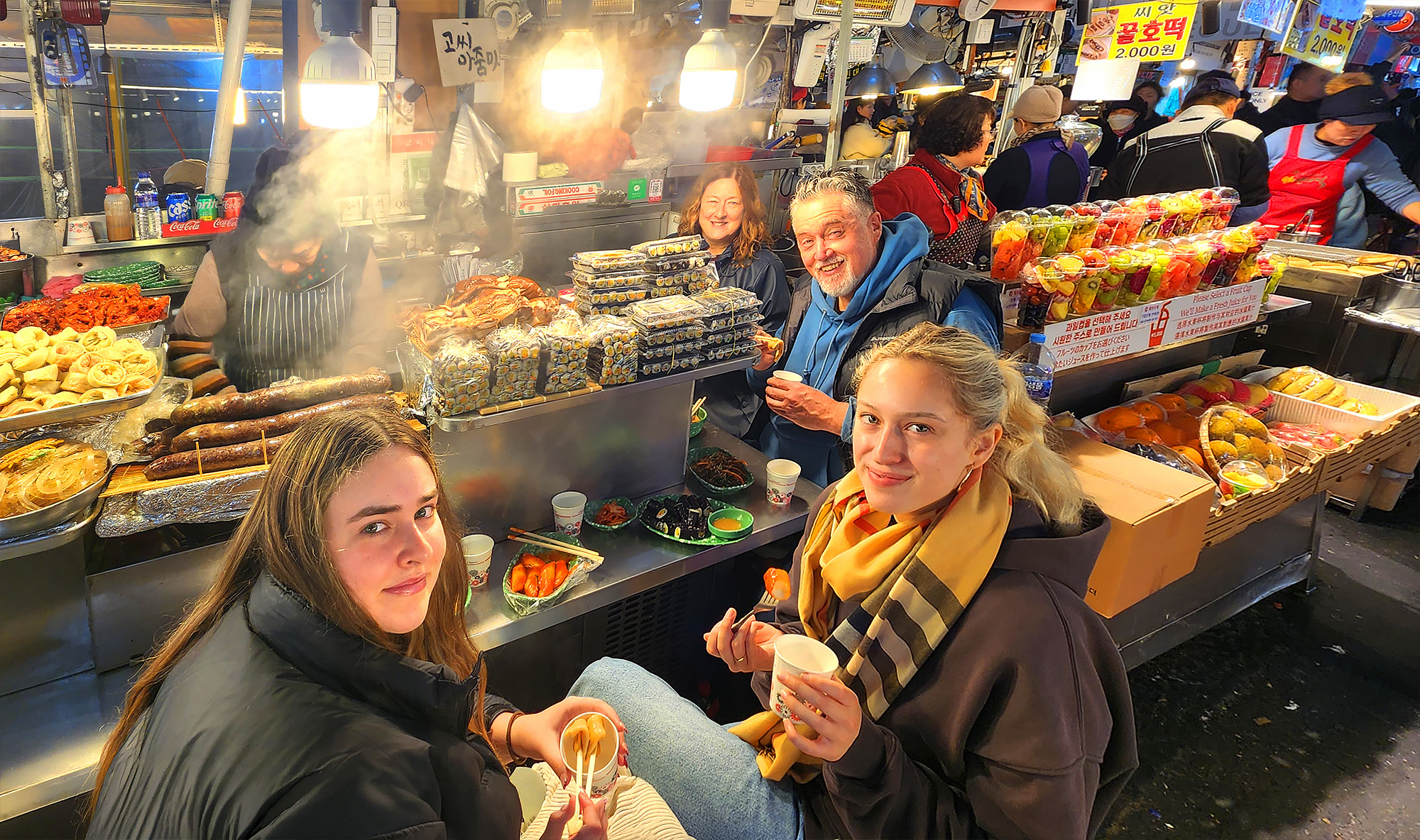 🍙🍢 這裡充滿了當地人喜愛的傳統韓國美食。 🍙🍢 這裡充滿了當地人喜愛的傳統韓國美食。