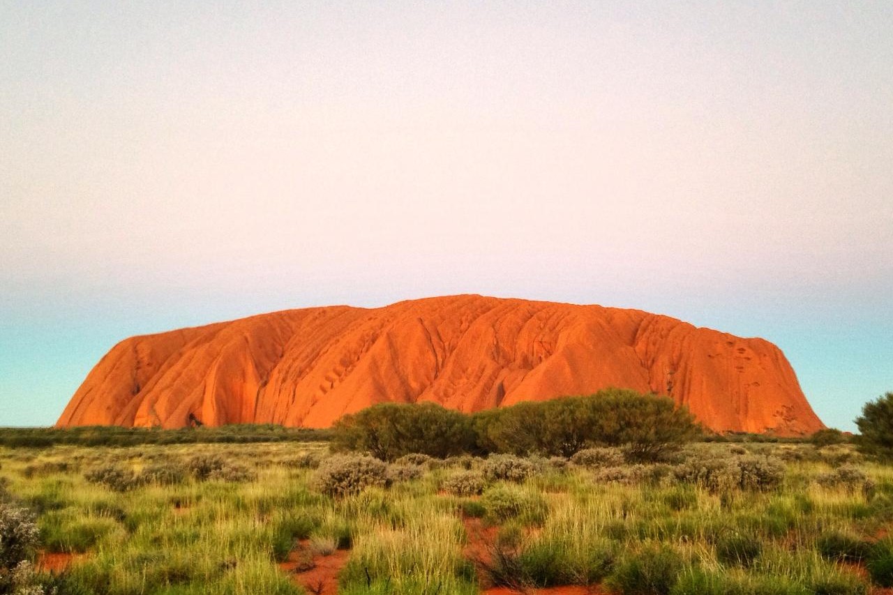 Small Group Uluru Sunset & Sparkling Experience